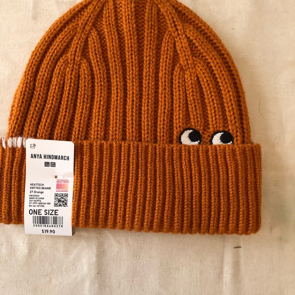 New with tags Uniqlo Anya Hindman Knit Hat Orange Rust
